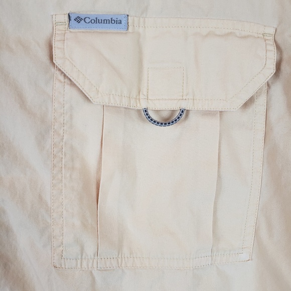 Columbia Short Sleeve Shirt Size: Medium - Picture 2 of 6